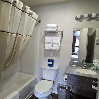 Bowen Motel - Bathrooms are very clean and well stocked - Hotels Near Me - Moab, Utah Bowen Motel - Bathrooms are very clean and well stocked - Hotels Near Me - Moab, Utah