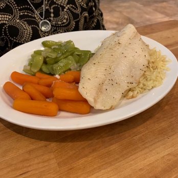 Cheddar's Scratch Kitchen - Grilled White Fish with carrots and green beans - Southern Near Me - Tampa, Florida Cheddar's Scratch Kitchen - Grilled White Fish with carrots and green beans - Southern Near Me - Tampa, Florida