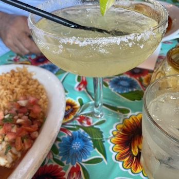 El Paseo Inn - Traditional margarita - Mexican Near Me - Los Angeles, California El Paseo Inn - Traditional margarita - Mexican Near Me - Los Angeles, California
