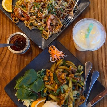 Chopstix Grill - Woked Spicy Udon Noodles with Shrimp and Lemongrass Chili with chicken - Asian Fusion Near Me - beaverton, Oregon