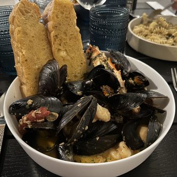 Primo Waterfront - Cioppino - Italian Near Me - Newburgh, New York Primo Waterfront - Cioppino - Italian Near Me - Newburgh, New York