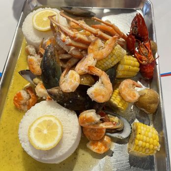 Seau de Crabe - Seafood Near Me - Mississauga, Ontario Seau de Crabe - Seafood Near Me - Mississauga, Ontario