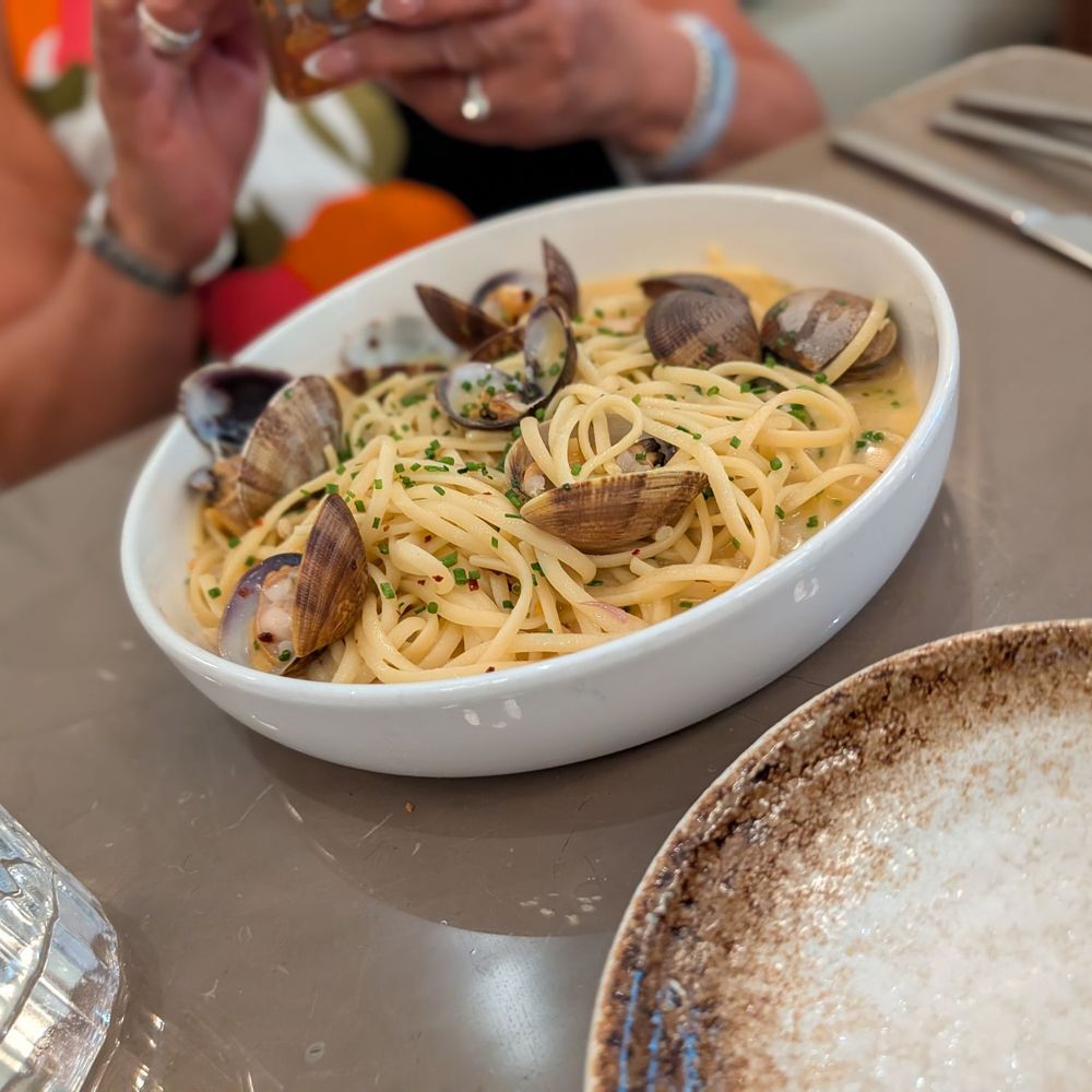 La Strega - Vongole with clams - Italian Near Me - Las Vegas, Nevada La Strega - Vongole with clams - Italian Near Me - Las Vegas, Nevada