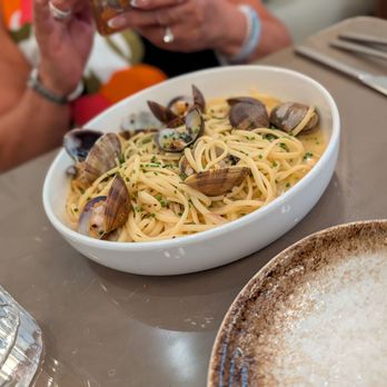 La Strega - Vongole with clams - Italian Near Me - Las Vegas, Nevada La Strega - Vongole with clams - Italian Near Me - Las Vegas, Nevada