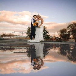 Hand2Heart Events - That first look! And knowing it's happily ever after!