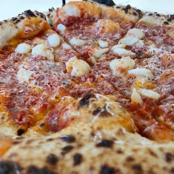 Marlow - Pizza Near Me - Makawao, Hawaii