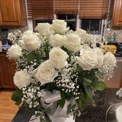 St. Charles Florist & Boutique - White roses that have lasted 6 days beautifully!