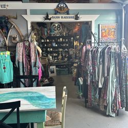 The Mystic Pub - Cute shop attached!