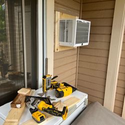 Maui Handyman - Old AC unit removed. New one installed.