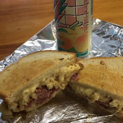 Hamilton Eatery - Mac daddy sandwich: Mac and cheese and ham ($7.95)