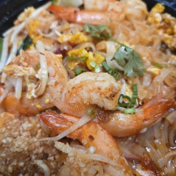 Udom Thai - Pad Thai Shrimp - perfectly cooked shrimp - Thai Near Me - Centennial, Colorado