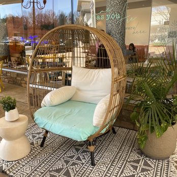 Pineapple Sol - Lounge space outiside - Coffee & Tea Near Me - Cary, North Carolina