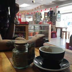 Mondo Bizarro: Arte & Comics - Enjoying a cup of tea!