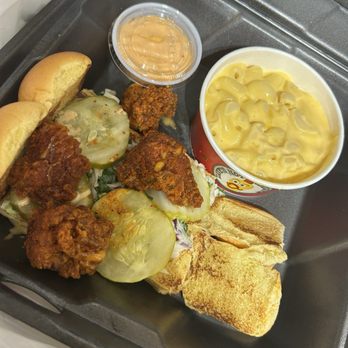 Dave's Hot Chicken - Daves Mini Sliders - Chicken Shop Near Me - Davie, Florida Dave's Hot Chicken - Daves Mini Sliders - Chicken Shop Near Me - Davie, Florida
