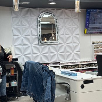 Luxes Nails & Spa - Waxing Near Me - San Diego, California