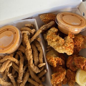 Hencredible - mushroom fries and Korean Fried Chicken Bites Combo - Sandwiches Near Me - Las Vegas, Nevada