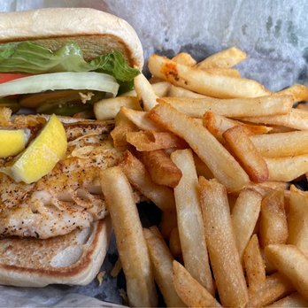 Casual Clam - Blackened fish sand was delicious - Seafood Near Me - St. Petersburg, Florida Casual Clam - Blackened fish sand was delicious - Seafood Near Me - St. Petersburg, Florida