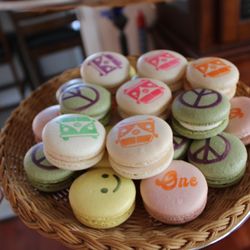 Macarons By Agatha - Groovy themed macarons