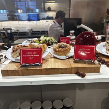 Nutella Cafe - Desserts Near Me - Chicago, Illinois Nutella Cafe - Desserts Near Me - Chicago, Illinois