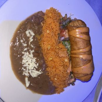 Gonzalez y Gonzalez - Chimichanga ($25) Chicken mini burrito topped with chipotle mayo served with Pico de Gallo, Rice and Beans - Mexican Near Me - New York, New York Gonzalez y Gonzalez - Chimichanga ($25) Chicken mini burrito topped with chipotle mayo served with Pico de Gallo, Rice and Beans - Mexican Near Me - New York, New York