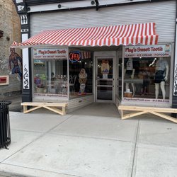 Plug’s Sweet Tooth - Plug's storefront. Located at 313 2nd Street, Aurora, IN