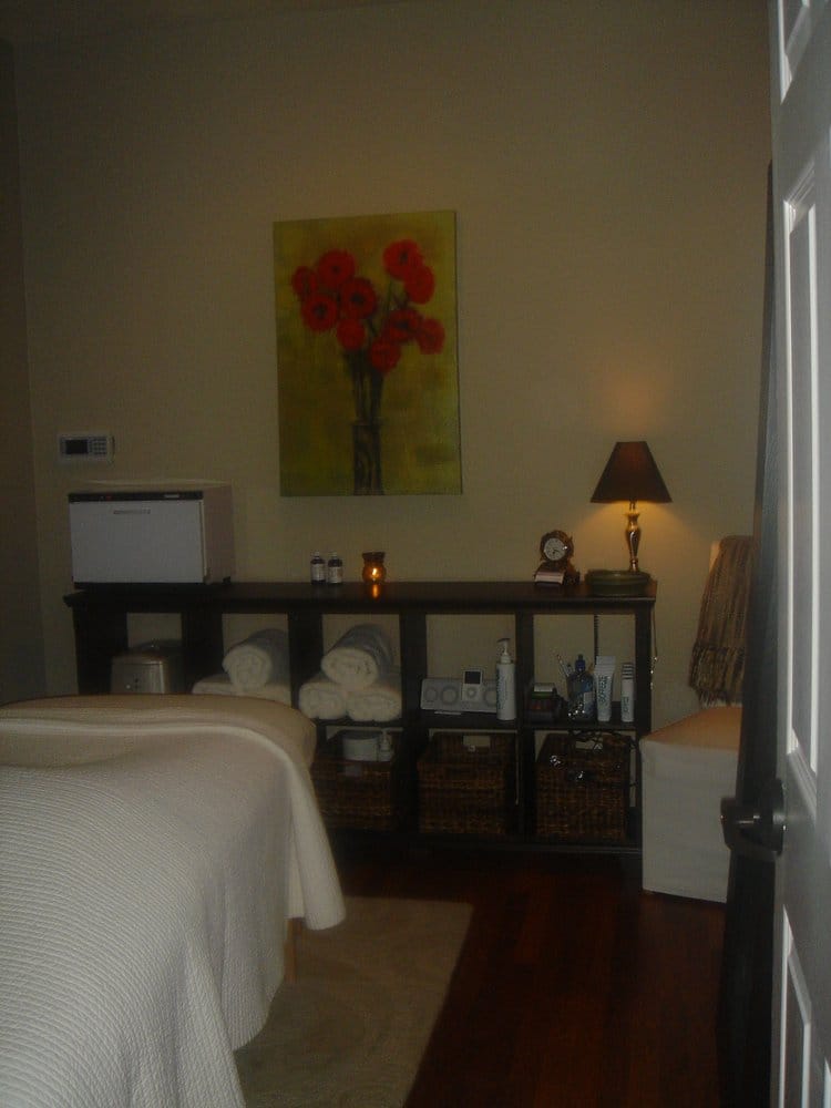Carriage House Massage Logo