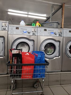 EZ Clean Laundromat