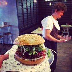 Beloporto - Main Street Burger Bar