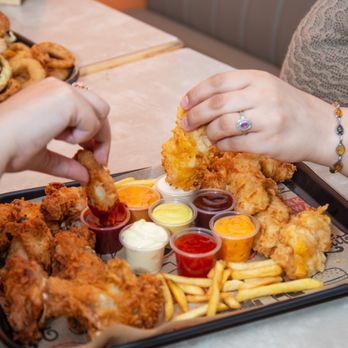 Chicken Family - Chicken wings et Tenders - Fast Food Near Me - Stains, 93 Chicken Family - Chicken wings et Tenders - Fast Food Near Me - Stains, 93