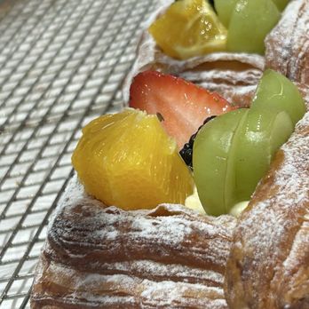Paris Baguette - Bakeries Near Me - Anaheim, California