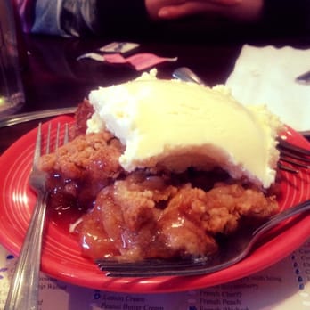 Jongewaard's Bake n Broil - Apple pie a la mode. Picture does not do it justice! - American Near Me - Long Beach, California