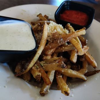 The Warming Hut - Garlic parm fries - New American Near Me - Mammoth Lakes, California The Warming Hut - Garlic parm fries - New American Near Me - Mammoth Lakes, California