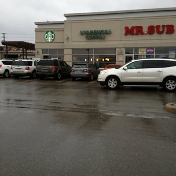 Starbucks - cars parked in front of a starbucks coffee shop - Coffee & Tea Near Me - Mississauga, Ontario Starbucks - cars parked in front of a starbucks coffee shop - Coffee & Tea Near Me - Mississauga, Ontario