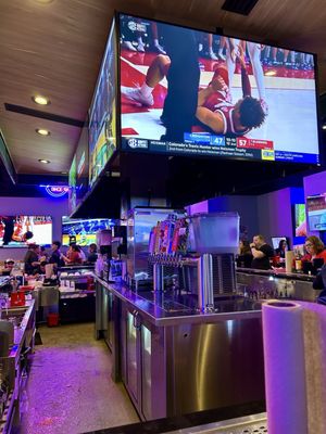 Pluckers Wing Bar by null