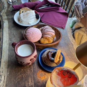 La Cheve Bakery and Brews - Pastries and treats - Breakfast & Brunch Near Me - Napa, California La Cheve Bakery and Brews - Pastries and treats - Breakfast & Brunch Near Me - Napa, California