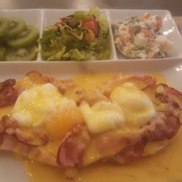 Delish breakfast.. Eggs Benedict was amazing!