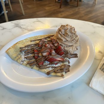 Nutella Cafe - Nutella crepe with strawberries - Desserts Near Me - Chicago, Illinois