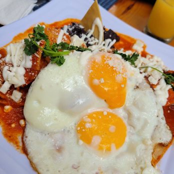 Labrioche - Chilaquiles roja. - Breakfast & Brunch Near Me - Playa del Carmen, ROO