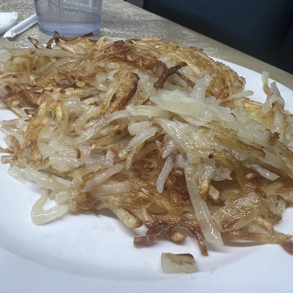 Route 138 Cafe - Hashbrowns, with onions, crispy the way I like them! - Cafes Near Me - Mount Olive, Illinois Route 138 Cafe - Hashbrowns, with onions, crispy the way I like them! - Cafes Near Me - Mount Olive, Illinois