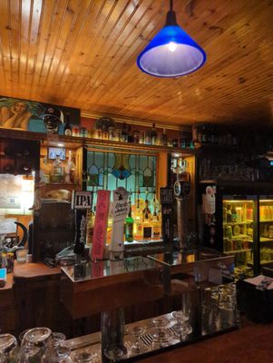 Four Moon Tavern by null