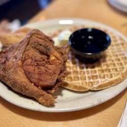 Lo-Lo's Chicken & Waffles