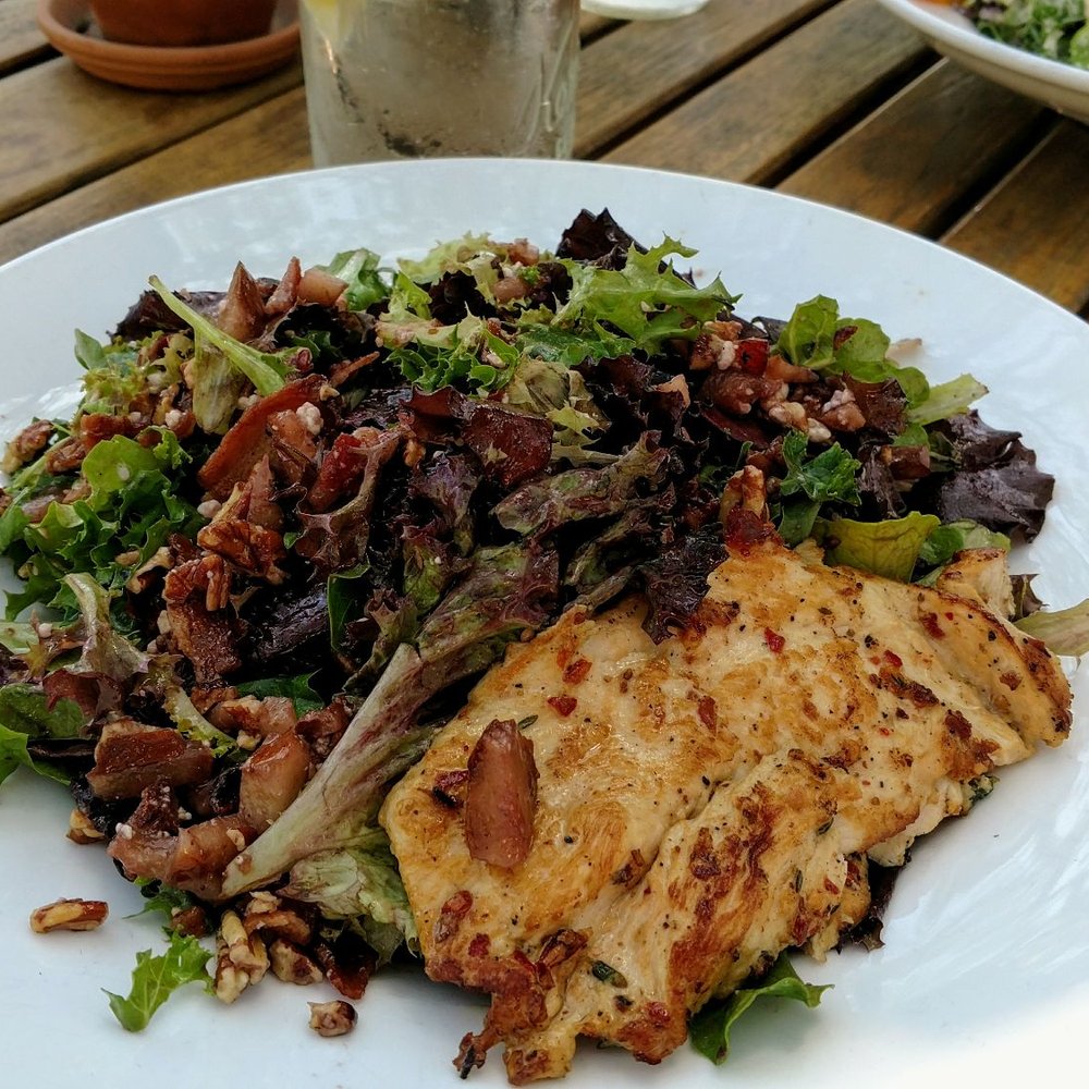 Vinaigrette - Peach salad with grilled chicken added - Salad Near Me - Austin, Texas Vinaigrette - Peach salad with grilled chicken added - Salad Near Me - Austin, Texas