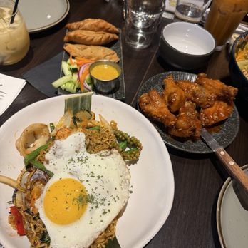Khao Hom - Garlic Sriracha Wing Samosa Pad Kee Mao** - Thai Near Me - Hayward, California