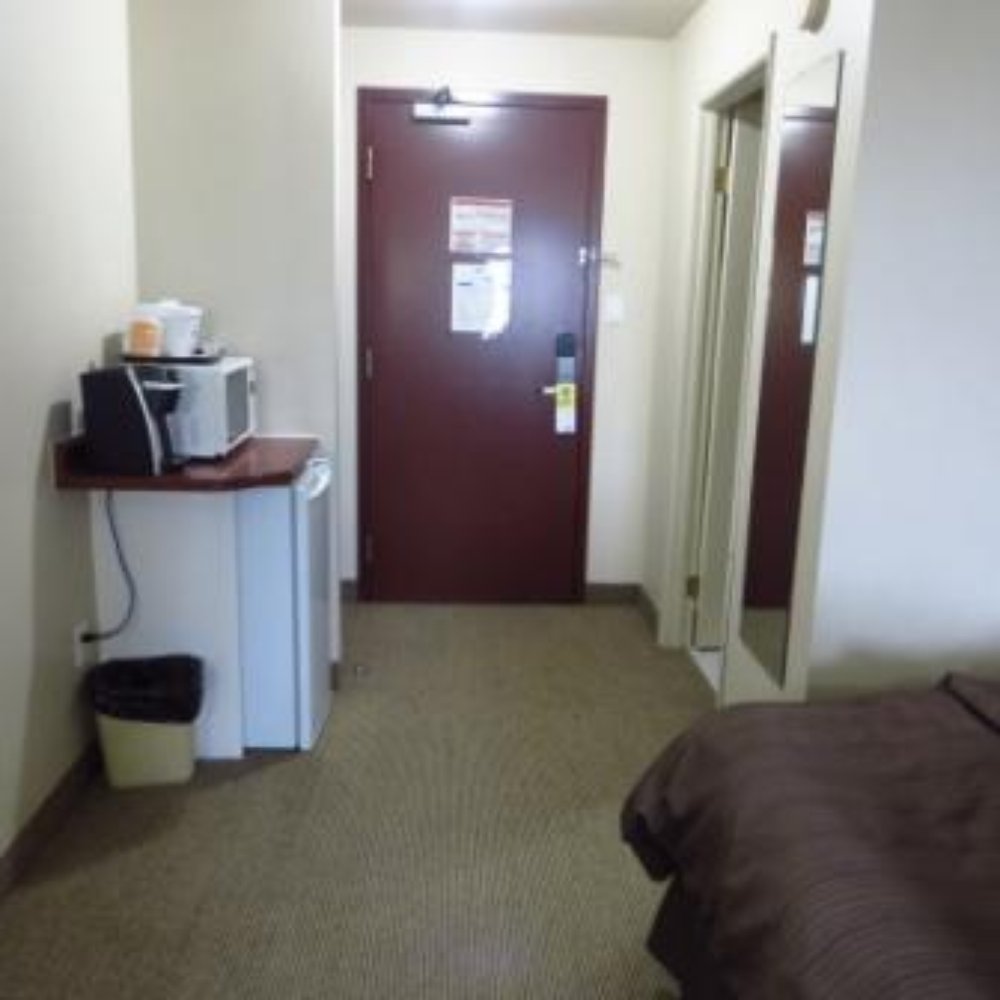 Days Inn - Hotels Near Me - Steinbach, Manitoba
