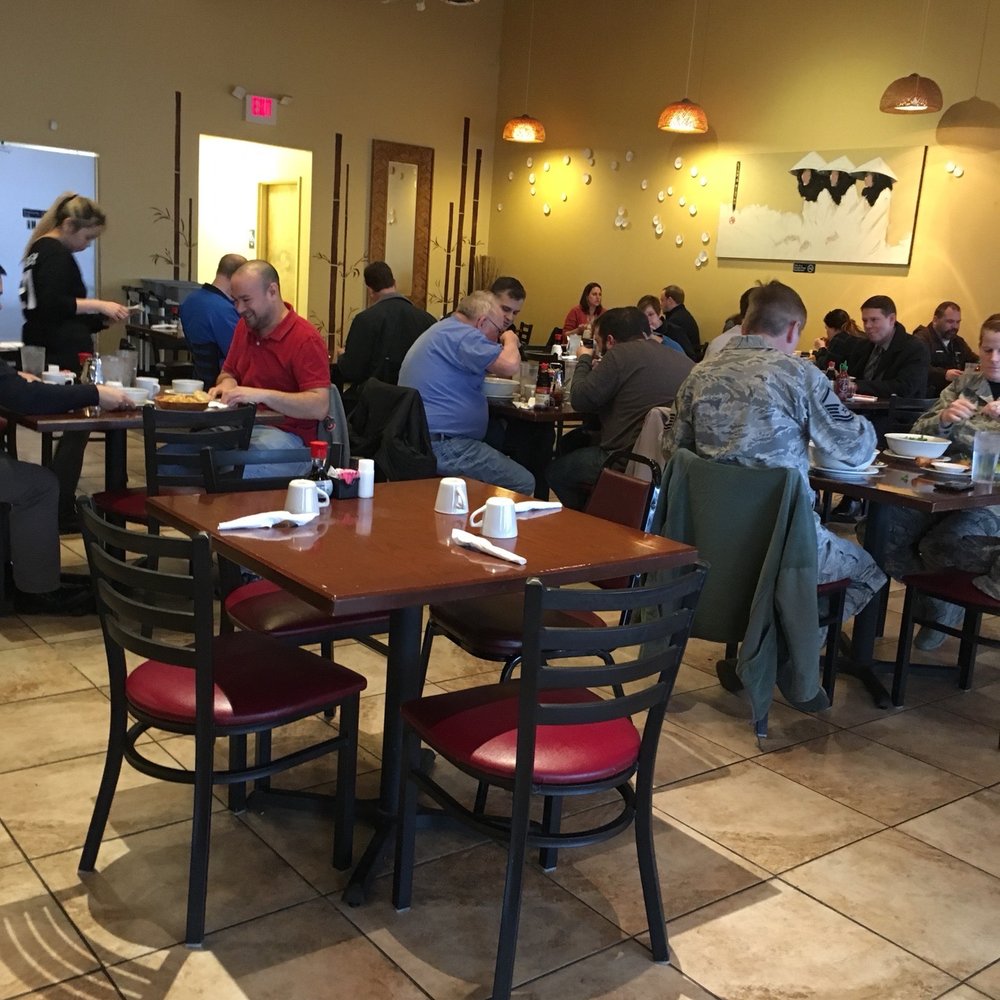 Linh's Bistro - The restaurant space - Vietnamese Near Me - Dayton, Ohio Linh's Bistro - The restaurant space - Vietnamese Near Me - Dayton, Ohio