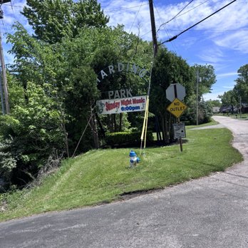 Harding Park - Entrance to Harding Park. - Parks Near Me - Hubbard, Ohio