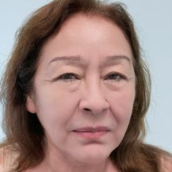 Une Beauty Studio - Nano Brows