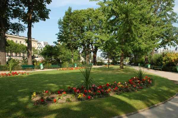 Square du Vert-Galant by null