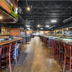 Fast Eddie's Billiards Austin-Northfork - Comfortable seating to catch any sporting event