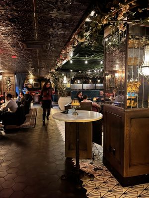 Madame George by null